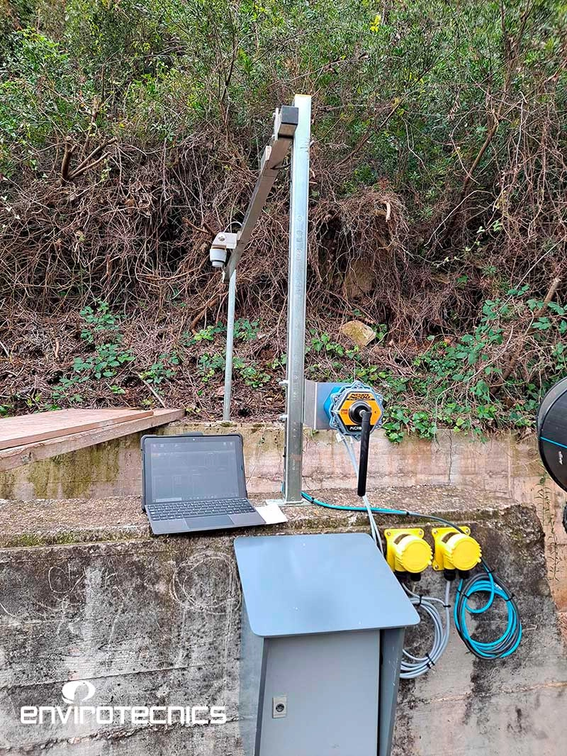 Open channel flow measurement